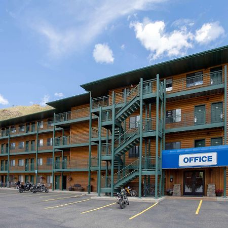 Travelodge By Wyndham Gardiner Yellowstone Park North Entr Exterior photo